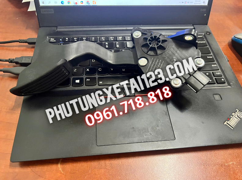 bàn đạp chân ga hino 300