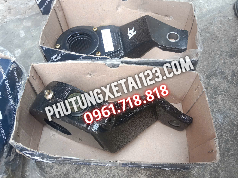 bàn tay thắng hyundai trago