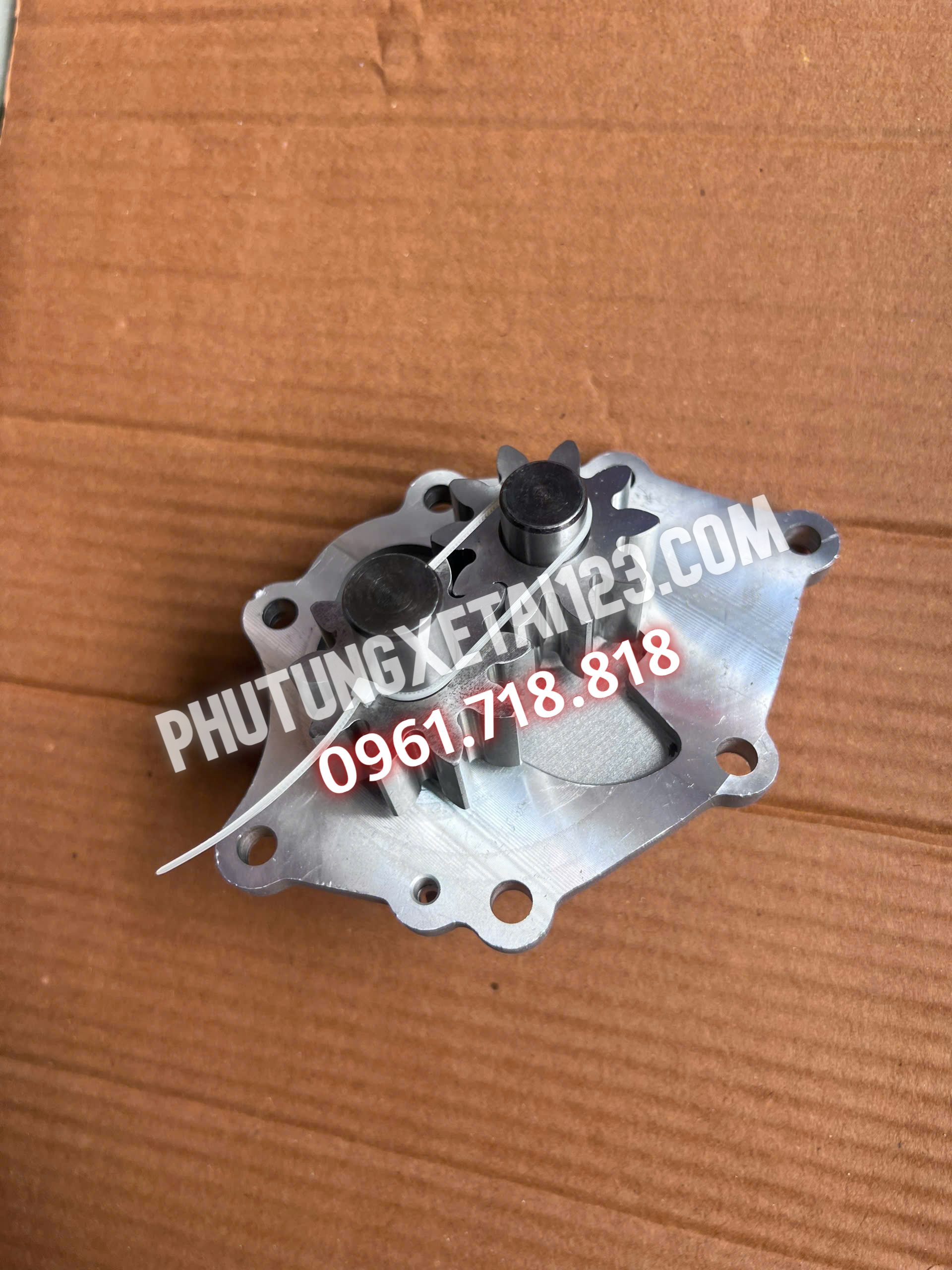 bơm nhớt động cơ hino 300 no4c euro 4