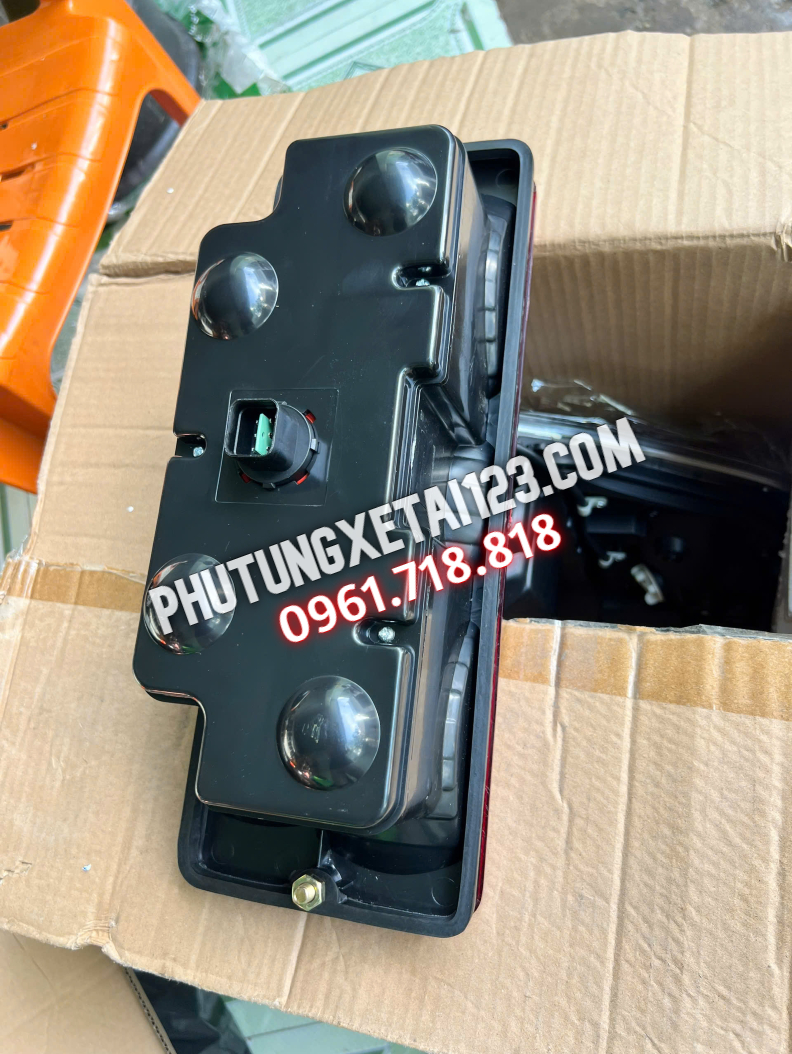 đèn lái sau xe tải hyundai ex8 chính hãng