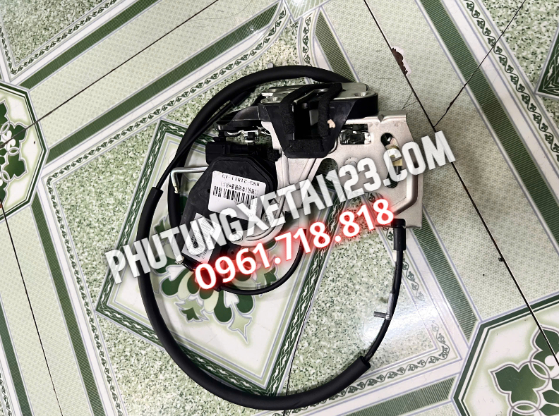 Ổ khóa cửa xe tải IZ65