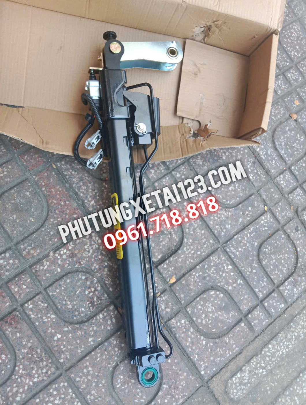 ty cabin xe đầu kéo hino